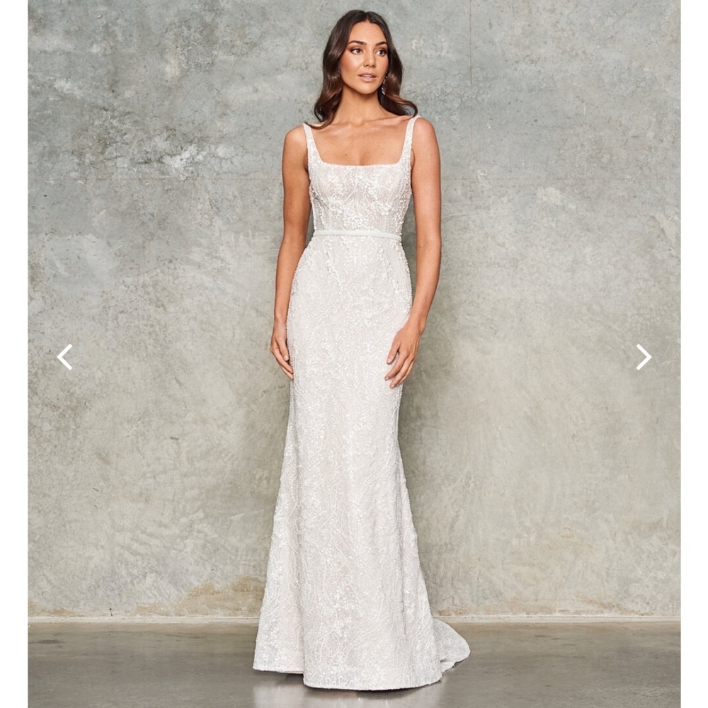 Jane Hill Airlie Wedding Gown - beaded - Size 8 and altered slightly to fit